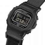 Наручные часы Casio G-SHOCK DW-5600MNC-1ER Casio G-SHOCK DW-5600MNC-1ER