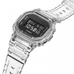 Часы Casio G-Shock DW-5600SKE-7ER Часы Casio G-Shock DW-5600SKE-7ER